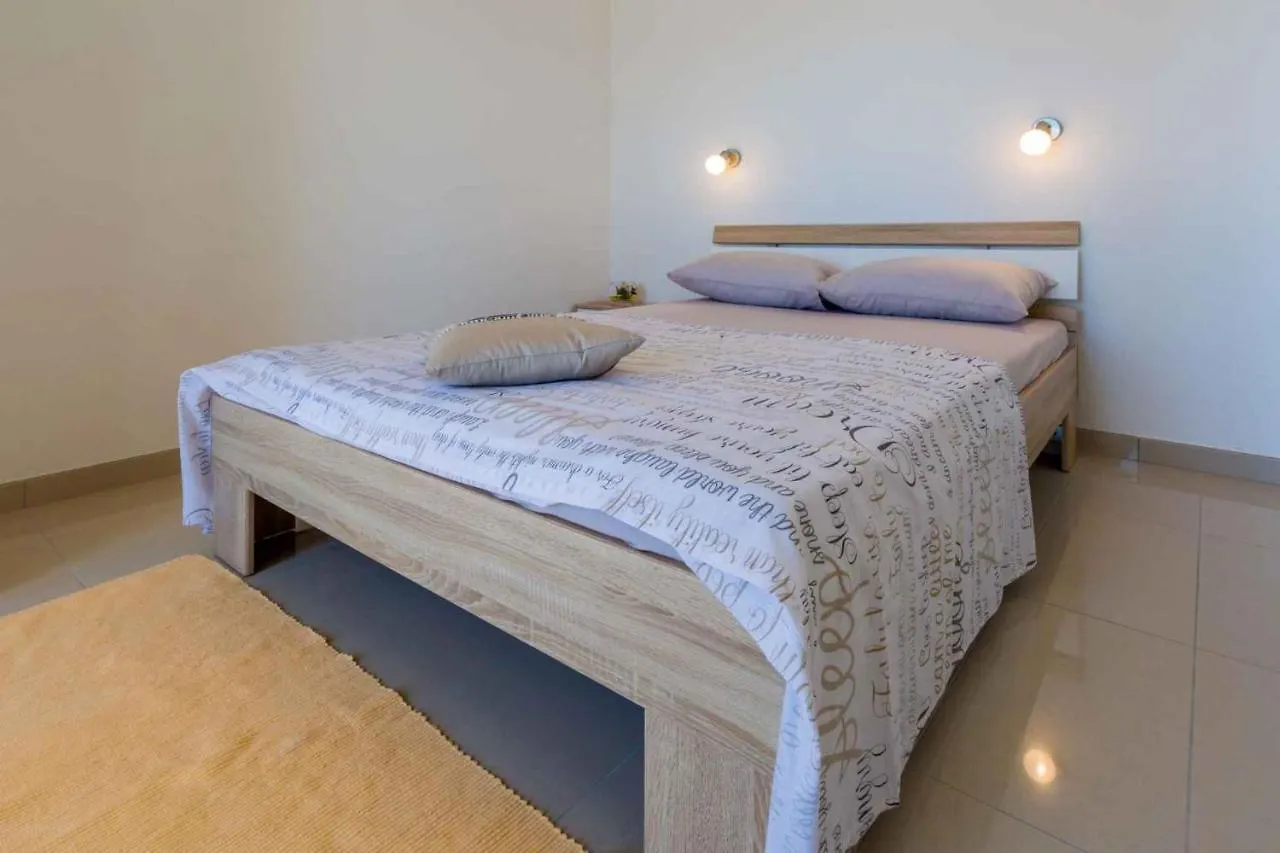 Apartment In Dramalj 39040