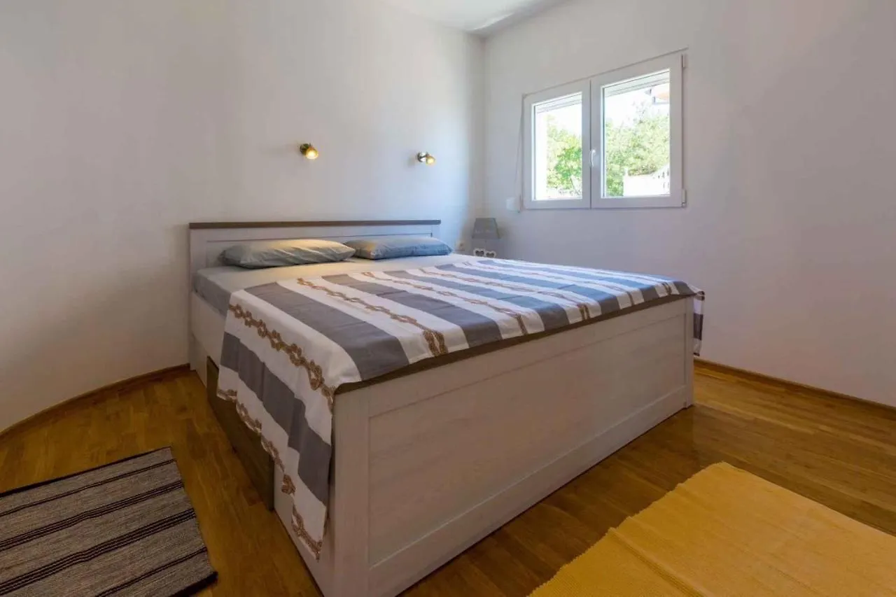 Apartment In Dramalj 39040