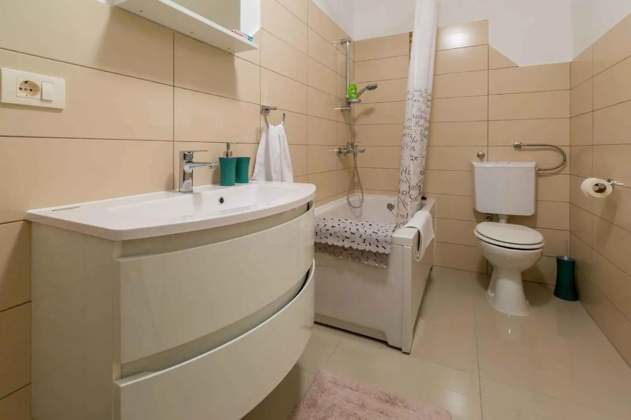 Apartment In Dramalj 39040