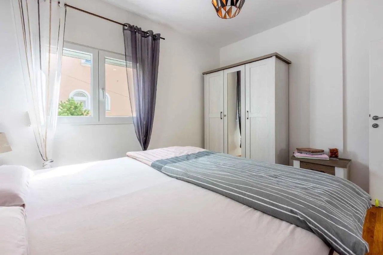 Apartment In Dramalj 39040