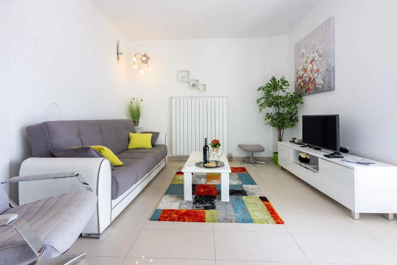 Apartment In Dramalj 39040