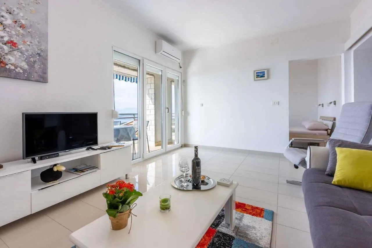 Apartment In Dramalj 39040