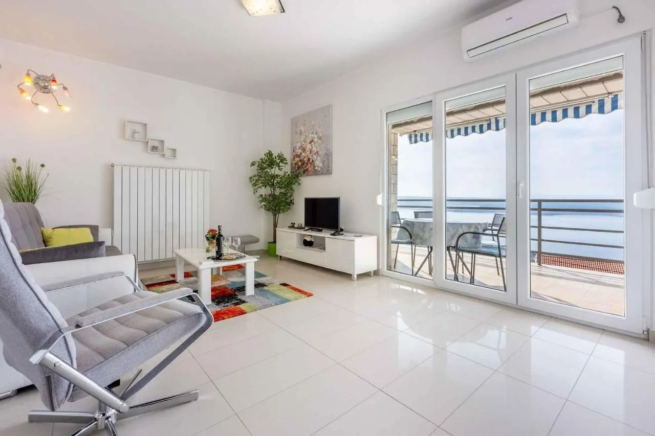 Apartment In Dramalj 39040