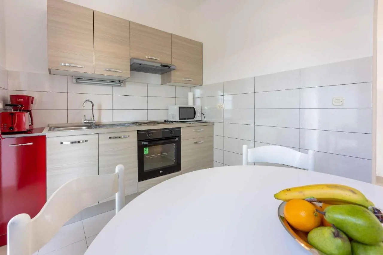 Apartment In Dramalj 39040