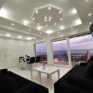  Apartament Blazevic, Heated Pool&jacuzzi